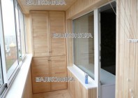 Комплект для лоджии: двухэтажный шкаф-шифоньер, тумба, потолочная сушилка для белья (фото1)